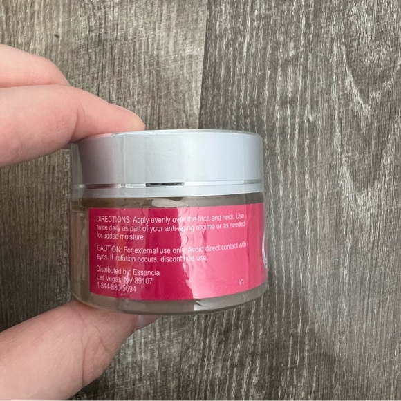 NEW Essencia Eye Revitalizer & Ageless Moisturizer - Picture 6 of 7